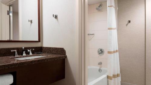 Downtown Cleveland Hotel | Cleveland Marriott Downtown at Key Tower