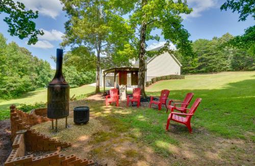 Helen House | Cleveland Retreat with Deck 2 Mi to Winery!