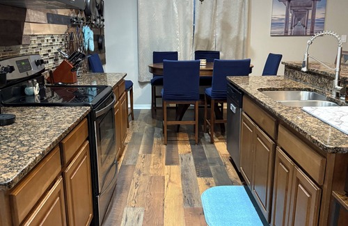 Lillian House | Clever's Corner 4-bedroom house in Lillian close to beaches and attractions