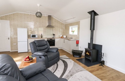 Bridport Cottage | CLIFF BARN, pet friendly, with open fire in Burton Bradstock