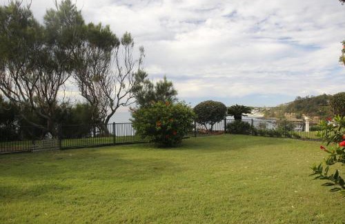 Noraville House | Cliff Cottage - Noraville