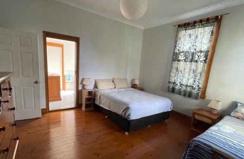 Noraville House | Cliff Cottage - Noraville