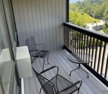 Blowing Rock Hotel | Cliff Dwellers Inn