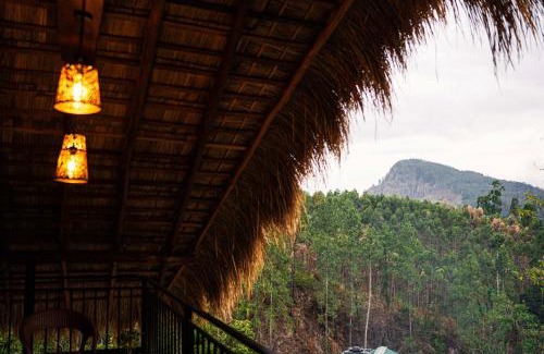 Ella House | Cliff Edge Villa