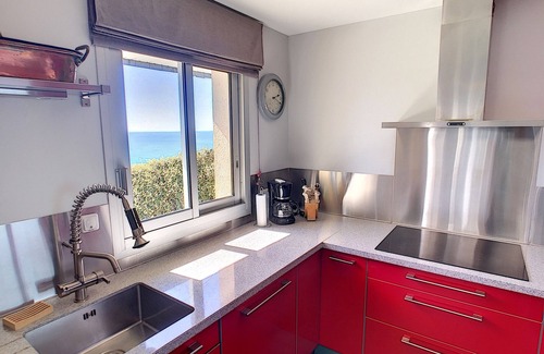 Pentrez House | Cliff house in Pentrez (Sea View)