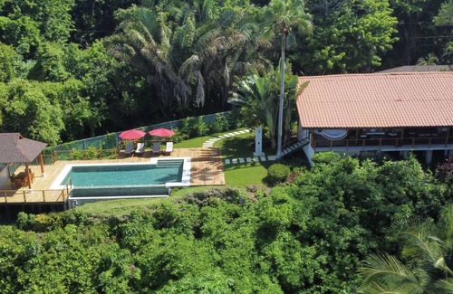 Tango Mar House | Cliff House with Private Infinity Pool. 3 Minute Walk to the Beach.