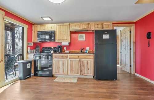 Rockbridge Cabin | Cliff's Edge (Hocking Hills Area)