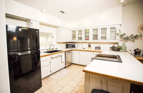 Carroll County Cabin | Cliff Top Home with views, hot tub, paddleboards