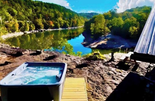 Carroll County Cabin | Cliff Top Home with views, hot tub, paddleboards