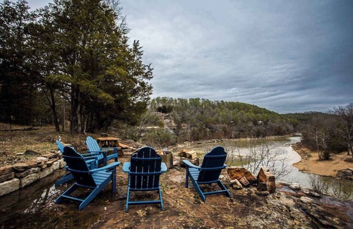 Carroll County Cabin | Cliff Top Home with views, hot tub, paddleboards
