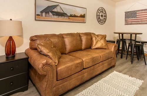 Rimrock Apartment | *Cliff View Apts #2*King Bed*Private Balcony*