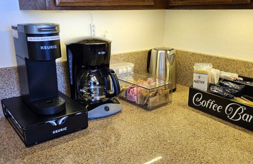 Page House | Cliff Views, Hot Tub, Kayaks, Boat Parking, SUPs, Pool Table, Fire Pit, Golf, Air Hockey, Ping Pong