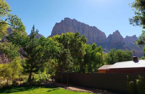 Zion National Park South Entrance Hotel | Cliffrose Springdale, Curio Collection By Hilton