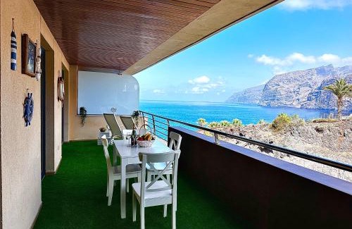 Puerto de Santiago Apartment | Cliffside Residence