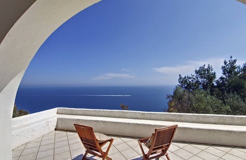 Gagliano del Capo Villa | Cliffside retreat with breathtaking views