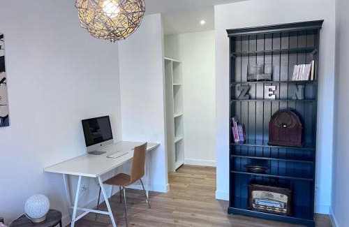 L'Hopital-le-Grand Apartment | Clim, TV LED, iMac - T2 design 1 à 4 pers équipé