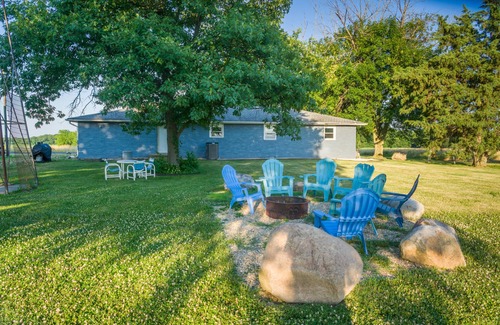 Lane House | Clinton Lake Vacation Rentals Logan’s Landing Just minutes to Lake
