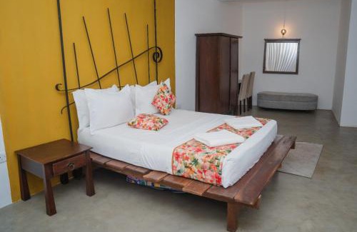 Piliyandala Hotel | Clio Bolgoda