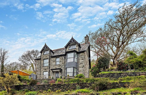 Bontddu House | Clogau Retreat - Five Bedroom House, Sleeps 10