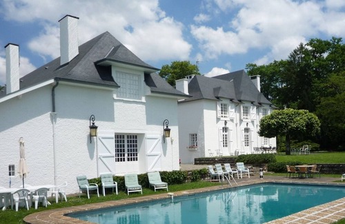 Jurancon Apartment | Clos Mirabel Manor House Apartment