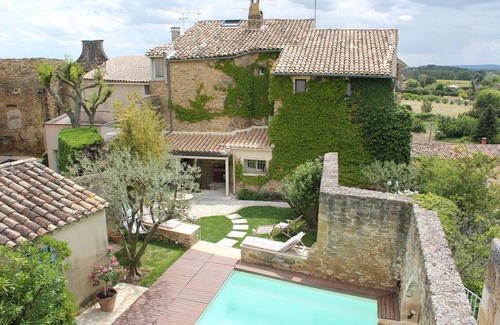 Grillon House | CLOS VIALLE the historic Village CRICKET, 4kms from Grignan