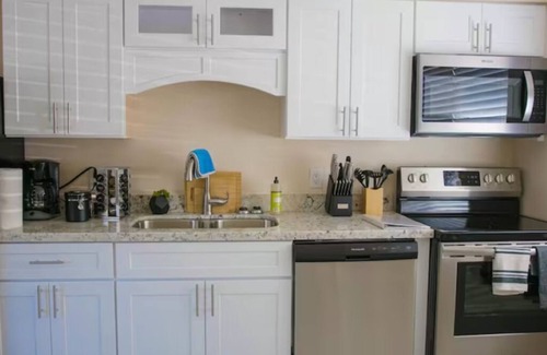 Biloxi Apartment | 💥CLOSE 2 CASINOS🎰SLEEPS 6 & NEARBY BEACH SHORE🌊