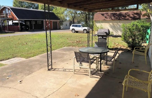 Hot Springs House | Close Downtown/Walk to Oaklawn Casino