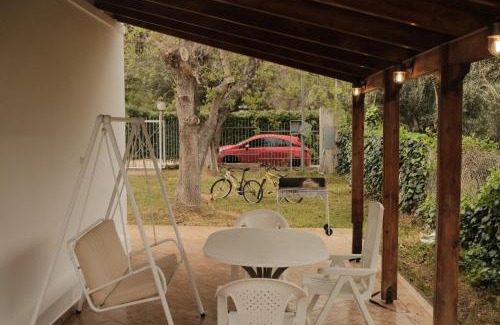 Nea Makri Villa | Close to Airport 5 Bedroom Villa by the Sea