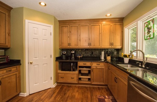 Skyland House | Close to Asheville-Family Home, Dog Frndly, Hot Tub, Deck, 5BR/3.5 Bath, Game Rm