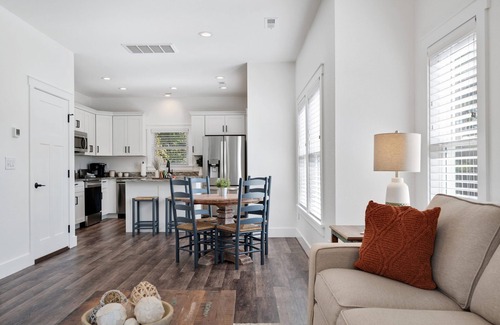 Kill Devil Hills House | Close To Attractions & Beaches! Dog Friendly! T1