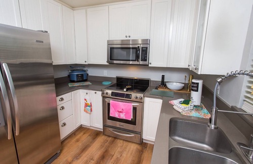 Fort Walton Beach House | Close to Beaches | 10 Min to Downtown Fort Walton Beach | Military Welcomed | Quiet neighborhood