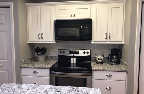 Heritage Woods House | Close to Beach! Thanksgiving Week get Private Pool Free Heat & 4 free bikes!