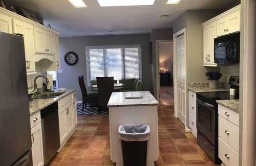 Heritage Woods House | Close to Beach! Thanksgiving Week get Private Pool Free Heat & 4 free bikes!