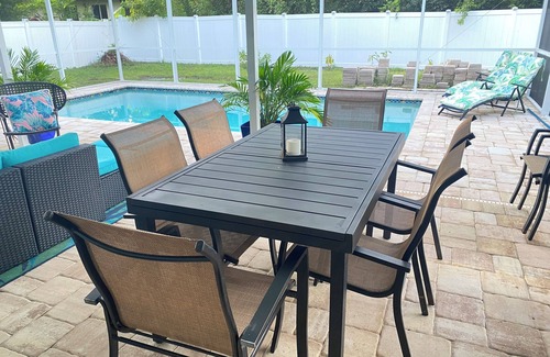 South Venice House | Close to beach hot tub heated pool fenced yard carport pets near Englewood