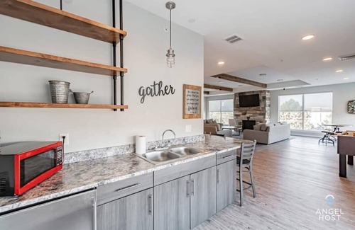 Rexburg Apartment | Close to Campus, Free Parking, Gym & Workspaces