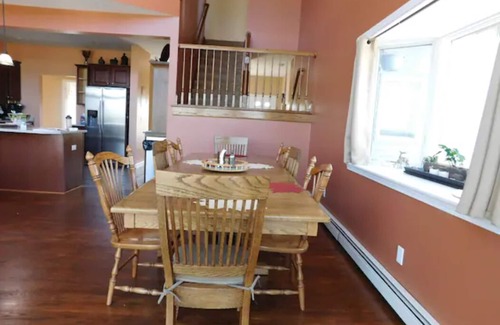 Rushville House | Close to Canandaigua and Finger Lakes. Near wineries and breweries/HOT TUB