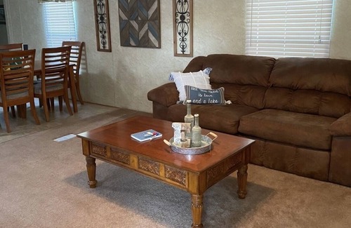 Mead House | Close to choctaw and the new west bay casino and Lake Texoma