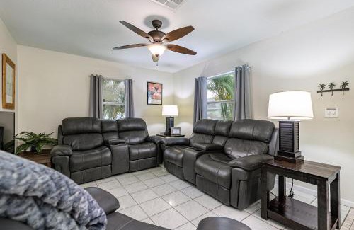 Tarpon Springs Apartment | Close to Clearwater Beach and Honeymoon Island!