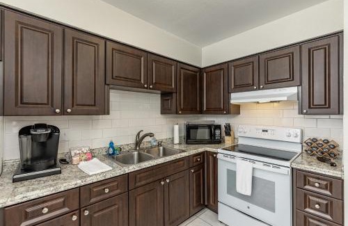 Tarpon Springs Apartment | Close to Clearwater Beach and Honeymoon Island!