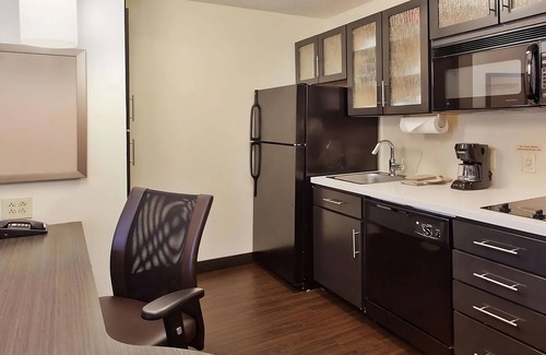 Ashley Oaks Hotel | Close to Concord Park! Dog-friendly Suite with Private Kitchen! Parking, Gazebo!