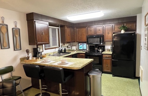 Norway House | Close to Coquille River, Bandon Dunes, centrally located in the county -hot tub!