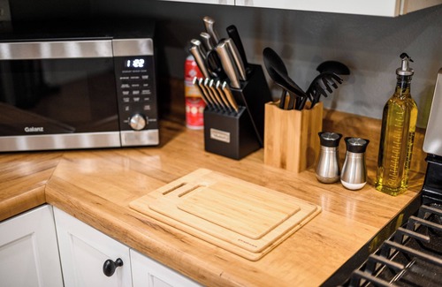 Fullerton House | CLOSE to Disney Cozy 4BR Entertainer + Arcade n