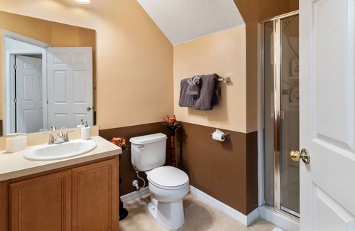 Crestwynd Bay House | Close to Disney! Family-sized villa & private patio space!
