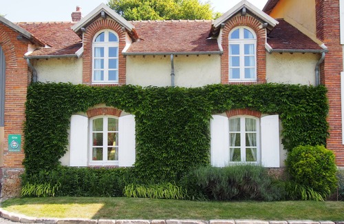 Mouroux House | Close to Disney & Paris splendor & authentically renovated Brie farmhouse