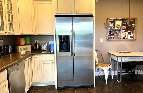 South French Broad House | Close to Downtown & Arts District —Sept/Oct Monthly Specials