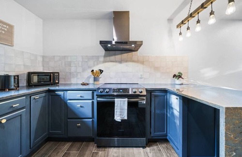 Kerrville Apartment | Close to Downtown! Beautiful Kitchen, 2bd, 1bath - dog friendly