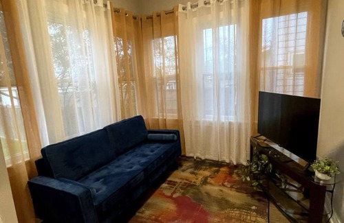 Austin Apartment | Close to Downtown Chicago! Fully furnished with utilities included!