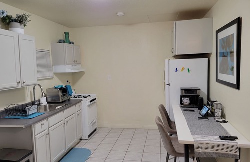 Los Angeles Apartment | Close To Downtown LA, Sofi Stadium & The Forum