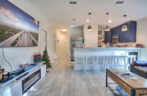 St. Augustine House | Close to downtown, 3BR,6Beds,Movies, Ping Pong,Fun