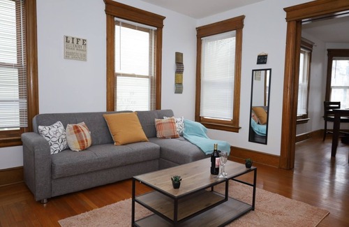 West New Haven Apartment | Close to Downtown-Yale-Spacious-Free Wine